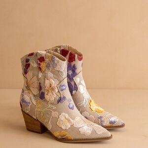 Floral Embroidered Western Ankle Boots With Zipper Women Size 8